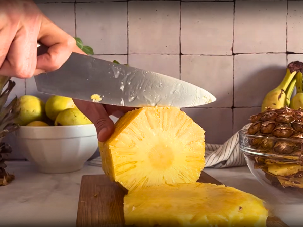 Step 1: Prepare The Pineapple photo 